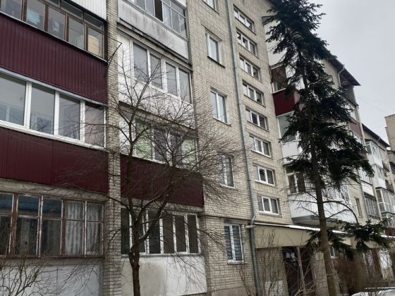 3 кімнатна , можна по постановах Івано-Франківськ