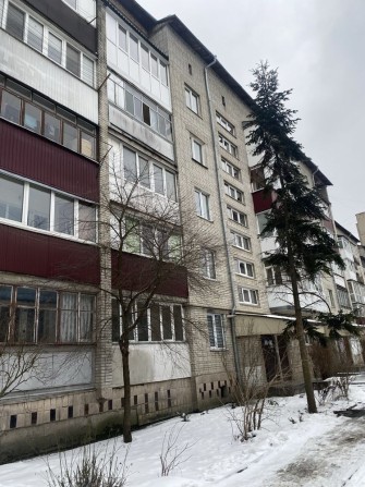 3 кімнатна , можна по постановах - фото 1