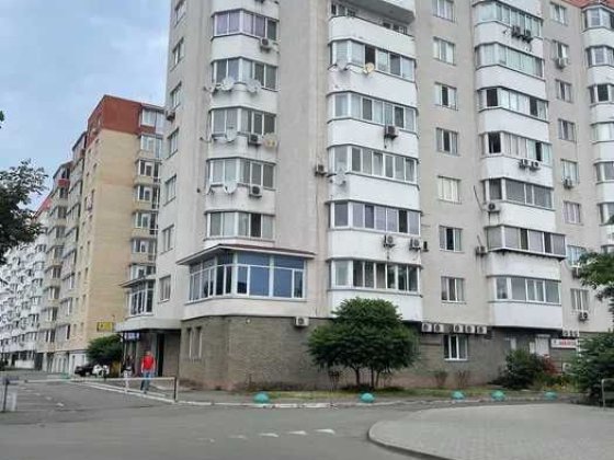 Продам велику квартиру в м. Бориспіль під вільне планування Бориспіль