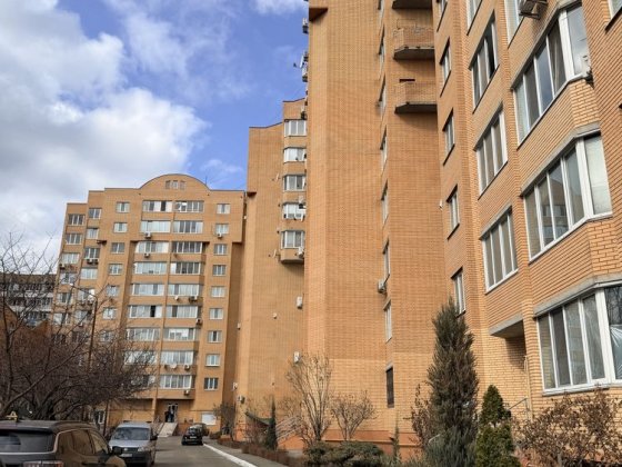 Продаж простороі квартири 54 м на Петлюри 21 без комісіі Бровары