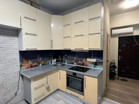 Продам смарт квартиру з великим балконом,Лісова 26 Бровары