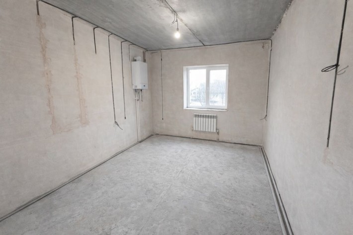 Буча! Двокімнатна з початковим ремонтом! ПОДАТКИ -2% - фото 1