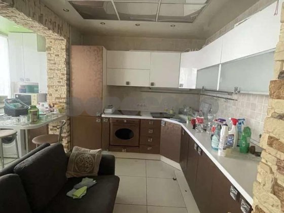 Продаж 3к квартири з ремонтом і газом, центр Вишневого Вишневе