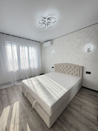 Продаж. Нова евро 2 кімнатна кв. ЖК АТЛАНТ Металургів 35. Є ГЕНЕРАТОР - фото 1