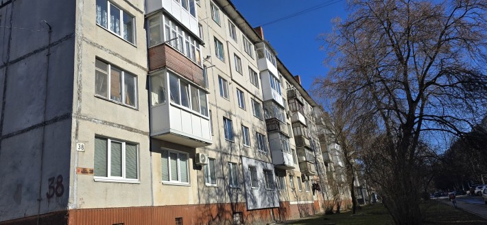 Продам 2-х кімнатну квартиру в центрі міста  вул. Курсова - фото 1