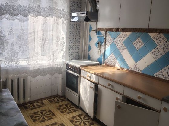 Продам 2 кімнатну по Незалежності 2. Бровари