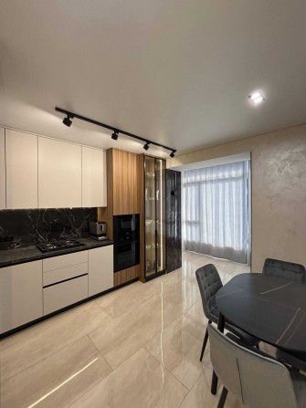 Півторакімнатна квартира з ремонтом в новобудові_M - фото 1