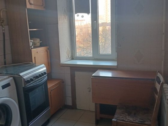 Продам 1 кімн квартиру М.Лагунлвої 13 Б Бровары