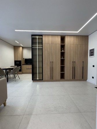 Велика півторачка в центрі з якісним ремонтом, меблями та технікою - фото 1