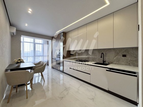 2-кімнатна ,в центрі міста, з якісним ремонтом Івано-Франківськ