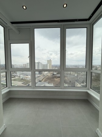 Продаю видову однокімнатну квартиру поряд центру міста - фото 1