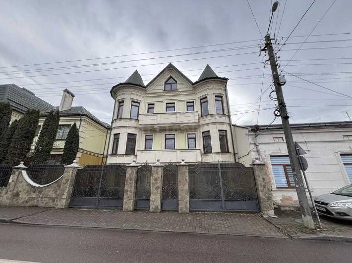 Дворівнева квартира поруч з Парком Т.Г. Шевченка - фото 1