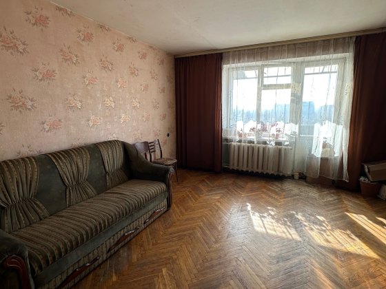 Продам 2-кімнатну квартиру по вул.Героїв України, 23 Бровари