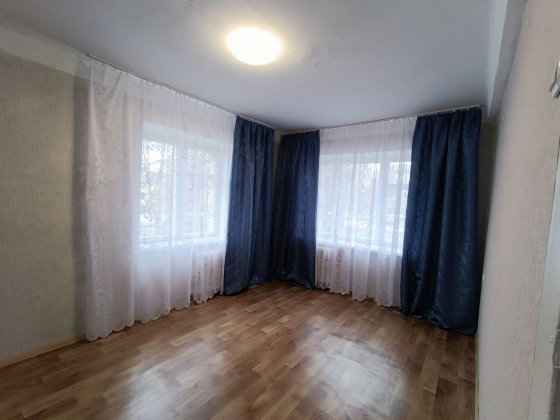 Продам 2 х.кімнатну квартиру по вулиці  Чорних Запорожців 61а Бровари