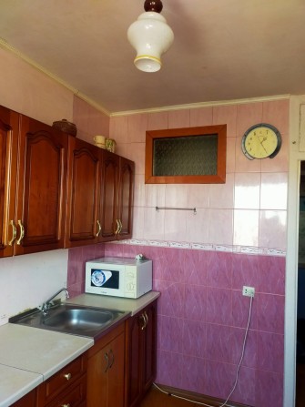 Продається трикімнатна в центрі - фото 1