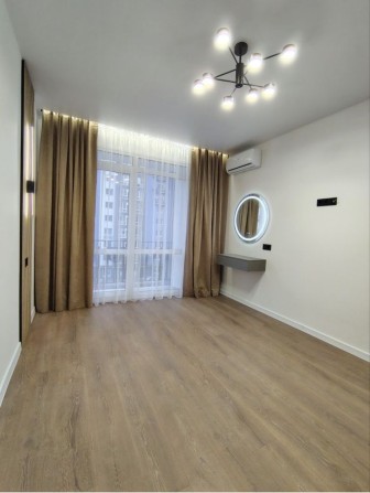 Продається 2х кімнатна квартира з ремонтом в центрі міств. Інвестиція - фото 1