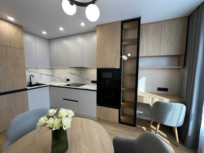 Сучасна та якісна квартира біля ТЦ Велес/ЖК Юван - фото 1