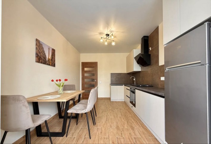 Велика укомплектована квартира вул.Івасюка - фото 1