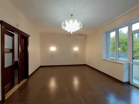 ЦЕНТР Продаж елітної квартири 92м2 в клубному будинку. Гараж 42м2. Івано-Франківськ