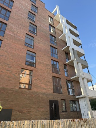 Продаж 2 -х кімнатної квартири в новобудові в центрі міста - фото 1