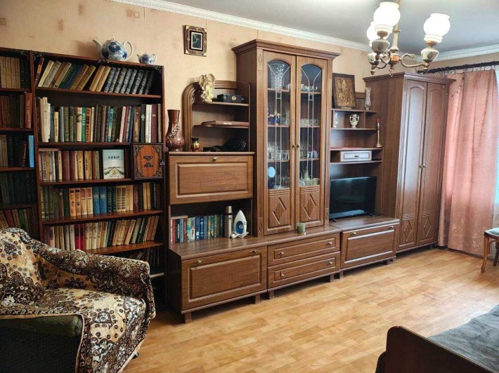 Продаж 3-кім. квартири з ремонтом на вул. Хоткевича - фото 1