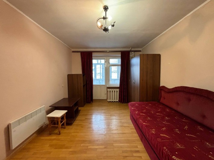 1-кімнатна в цегляному будинку,Довженка - фото 1