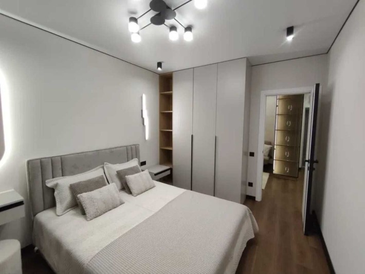 Продаж квартири в центрі - фото 1