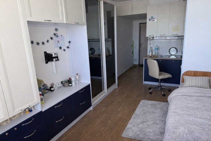 Продам смарт квартиру з меблями і паркомісцем - фото 1