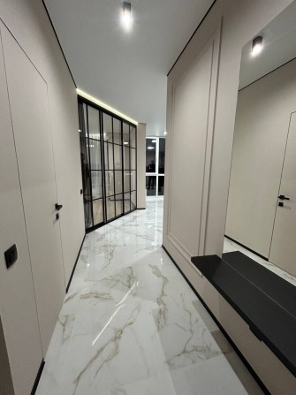 Стильна 1к квартира з сучасним ремонтом у чудовій локації. Без КОМІСІЇ - фото 1