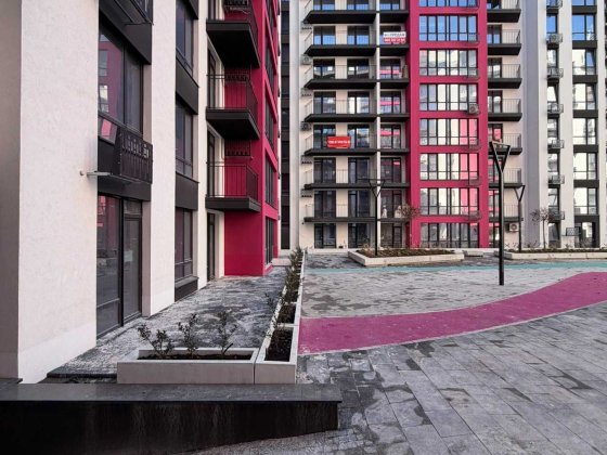 1 кімнатна квартира біля міського озера!Власний басейн на будинку!