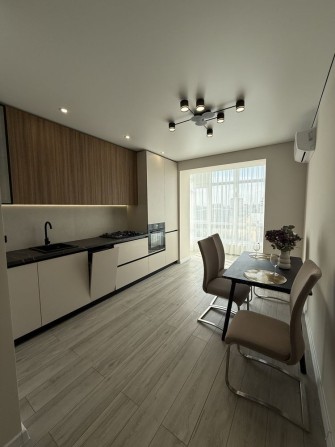 Однокімнатна на Височана 18 - фото 1