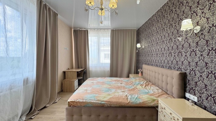 Повноцінна 4-кімнатна квартира з ремонтом. Газ. Сертифікат, постанови - фото 1