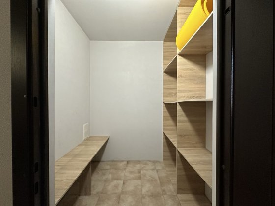 Продається кладова (комора) 3,7 м² з ремонтом у ЖК «Версаль Парк» Ірпінь