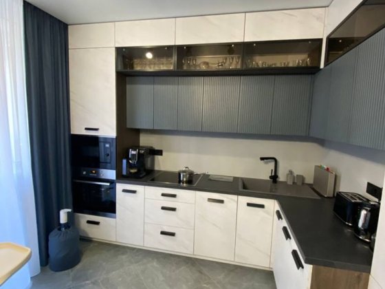 Дизайнерська 3-кімнатна 100 м² | кухня-студія 37 м² | ЖК Авіа Квартал Вишневе