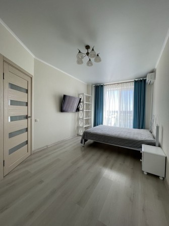 Продам квартиру ЖК Версаль парк  36 м2 меблі, техніка 2 % оформлення - фото 1