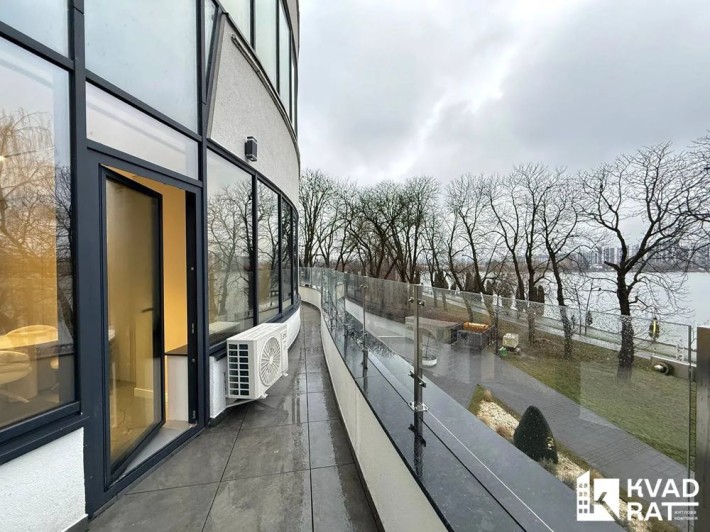 На березі Озера квартира з ремонтом у ЖК Parus - фото 1