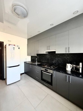 БЕЗ КОМІСІЇ! Велика євродвушка з хорошим ремонтом! Оформлення 2%. ГАЗ! - фото 1