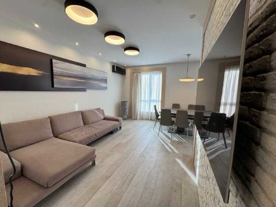 Продаж євро 3к квартири 80м2 з якісним ремонтом, мін оформлення. Вишневе