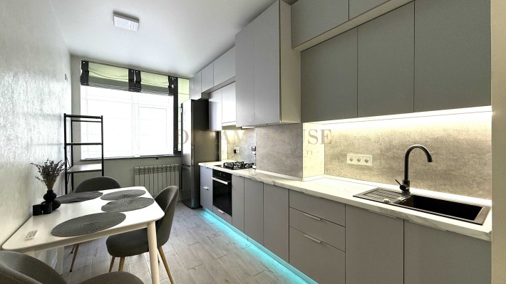 1к квартира з ремонтом біля парку - фото 1