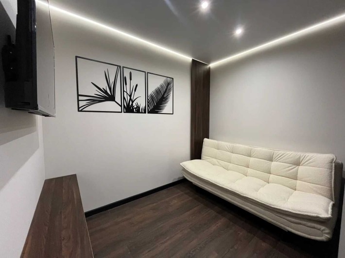 1 кімнатна квартира з ремонтом в центральній частині міста Височана - фото 1