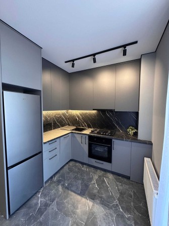 1к квартира з сучасним, новим ремонтом в ЖК Синергія Сіті. Єоселя - фото 1