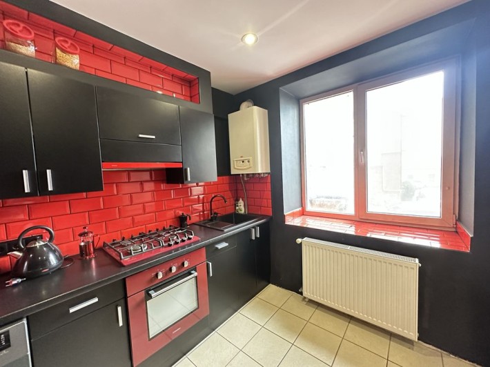 Продаж 1-кімнатної квартири великої площі з ремонтом і меблями - фото 1