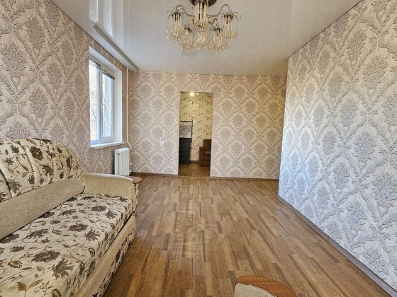 Продам 3х комн.кварт. , по ул. Космонавтов на второй линии Кривий Ріг