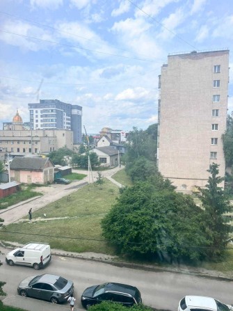 Трьохкімнатна квартира на вул. Вовчинецька - фото 1