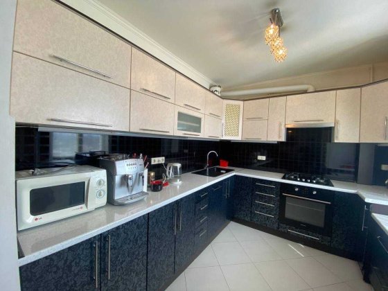 Продам 3кім поряд Епіценрт Арсен! вул. Івасюка. Можна під держпрограму Івано-Франківськ