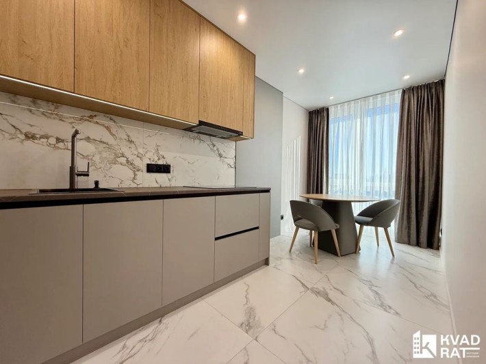 Стильна півторачка з якісним ремонтом в ЖК А5! - фото 1