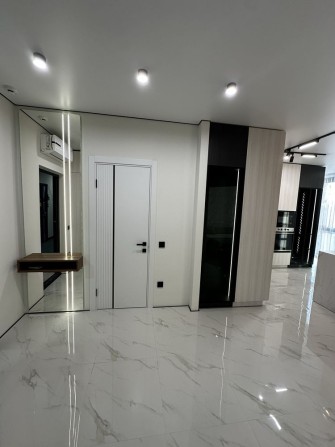 Продам 1,5 кімнатну квартиру в ЖК "Манхеттен" - фото 1