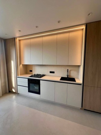 НОВА 2к квартира з дизайнерським ремонтом в Центрі міста! Без комісії! - фото 1