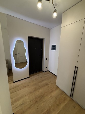 Продаж квартири з сучасним ремонтом - фото 1