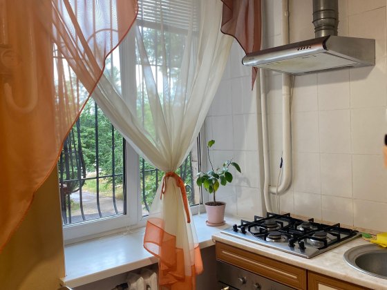 Продам 3-кімнатну сталінку на КРЕСі, єВідновлення сертифікат Кривий Ріг